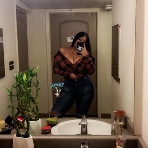 Meet your Posher, Paola